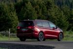 Chrysler Pacifica Limited S Appearance Package 2017 года